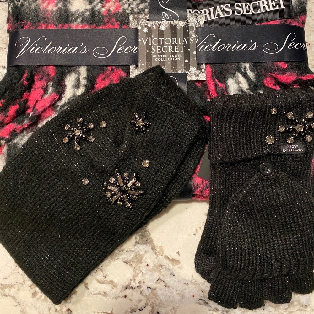 VS PLAID SCARF, Sparkle gloves and Head band